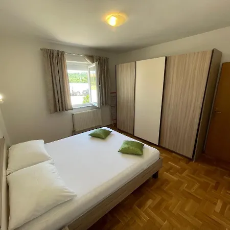 Duje Ribnica Apartman