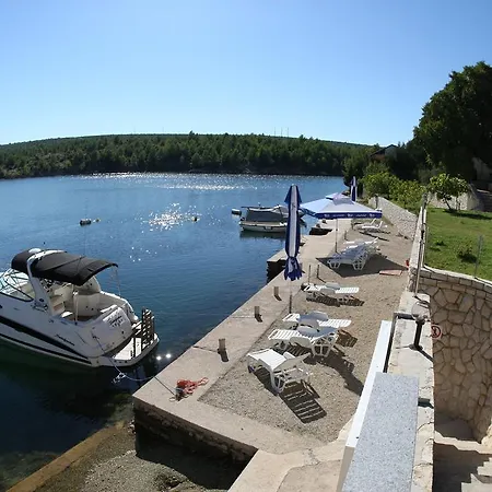 Апартаменты Duje Ribnica Обровац