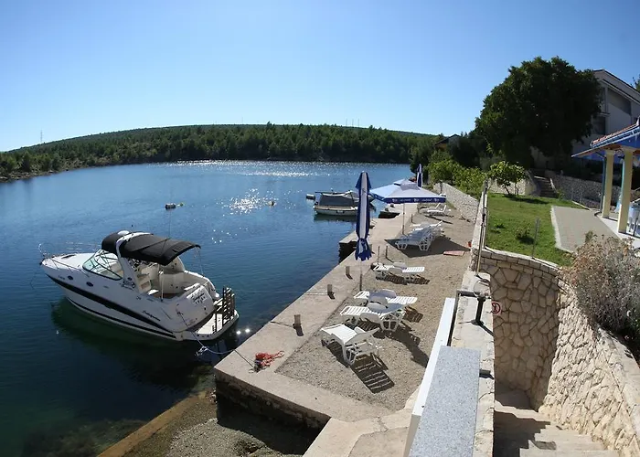 Апартаменты Duje Ribnica Обровац