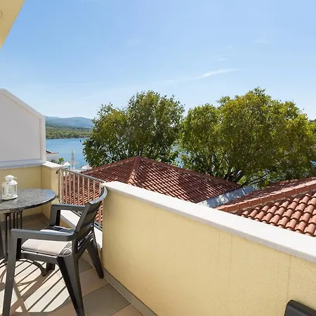 公寓 Duje Ribnica 奥布罗瓦茨