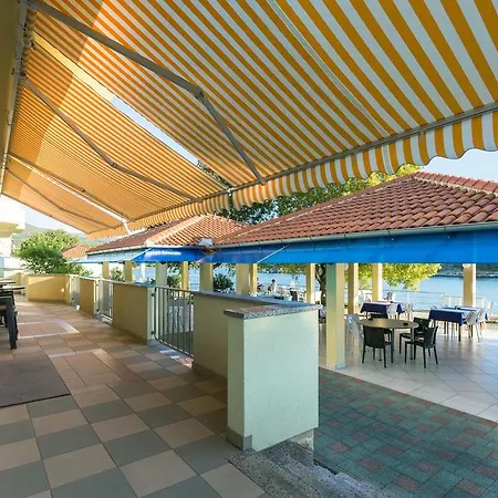 公寓 Duje Ribnica *